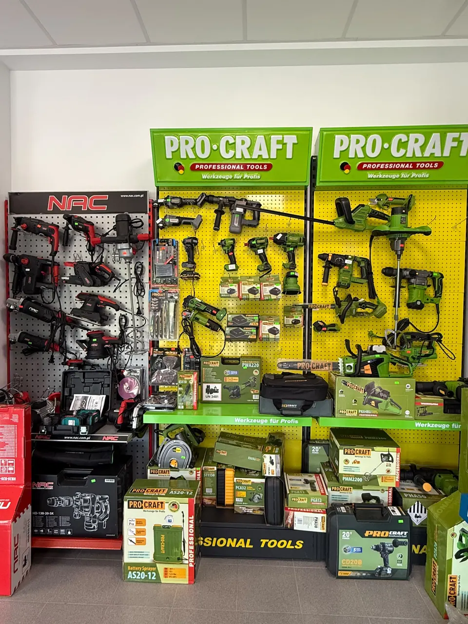 Ekspozycje elektronarzędzi Pro-Craft, NAC i Bosch w sklepie WATER